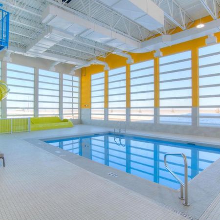 Holiday Inn Express & Suites - Moose Jaw By Ihg Экстерьер фото