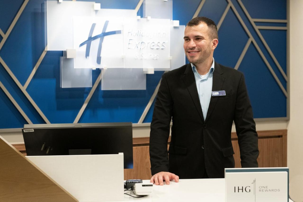 Holiday Inn Express & Suites - Moose Jaw By Ihg Экстерьер фото
