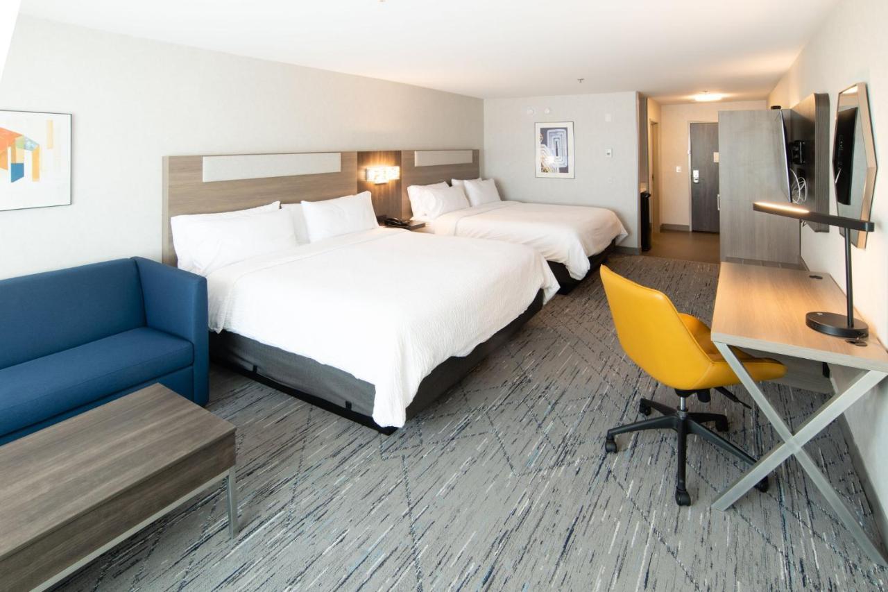 Holiday Inn Express & Suites - Moose Jaw By Ihg Экстерьер фото