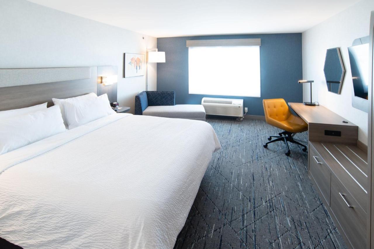 Holiday Inn Express & Suites - Moose Jaw By Ihg Экстерьер фото
